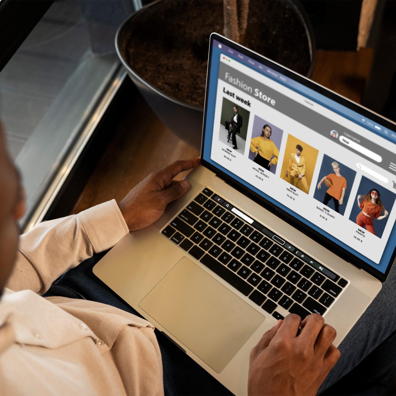 Webshop termékoldala egy laptop képernyőjén